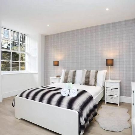 Ultra Modern, Stylish Apartment Next To Princes St 에든버러 외부 사진
