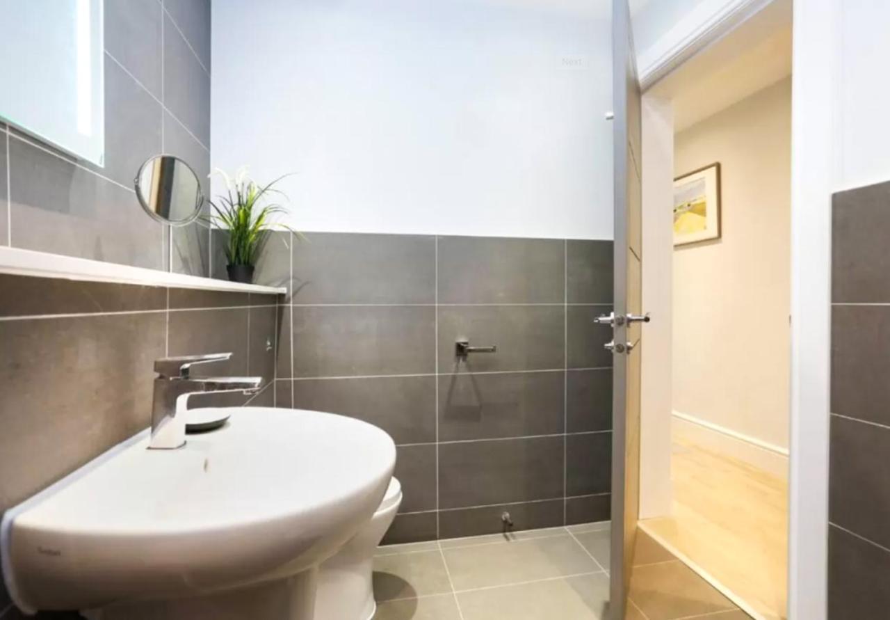 Ultra Modern, Stylish Apartment Next To Princes St 에든버러 외부 사진